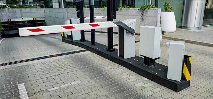 Custom Gate Design & Integration Dyer